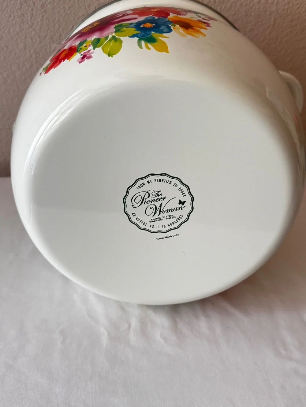 Floral Enamel Stockpot - White with Multicolor Flower Print